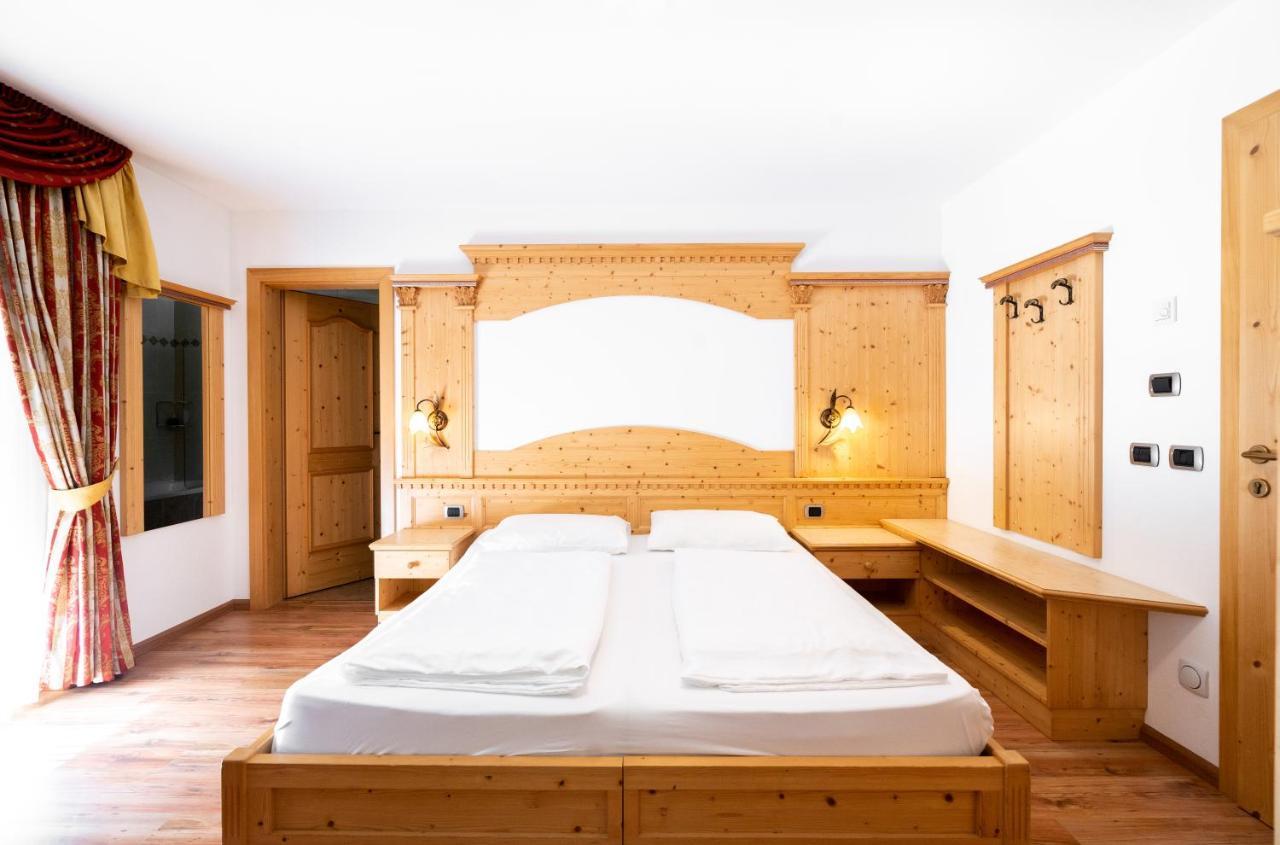 Garni Hotel And Apartments Wildbach Selva di Val Gardena Extérieur photo