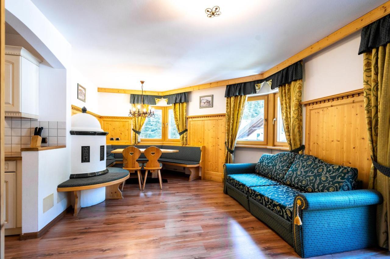 Garni Hotel And Apartments Wildbach Selva di Val Gardena Extérieur photo