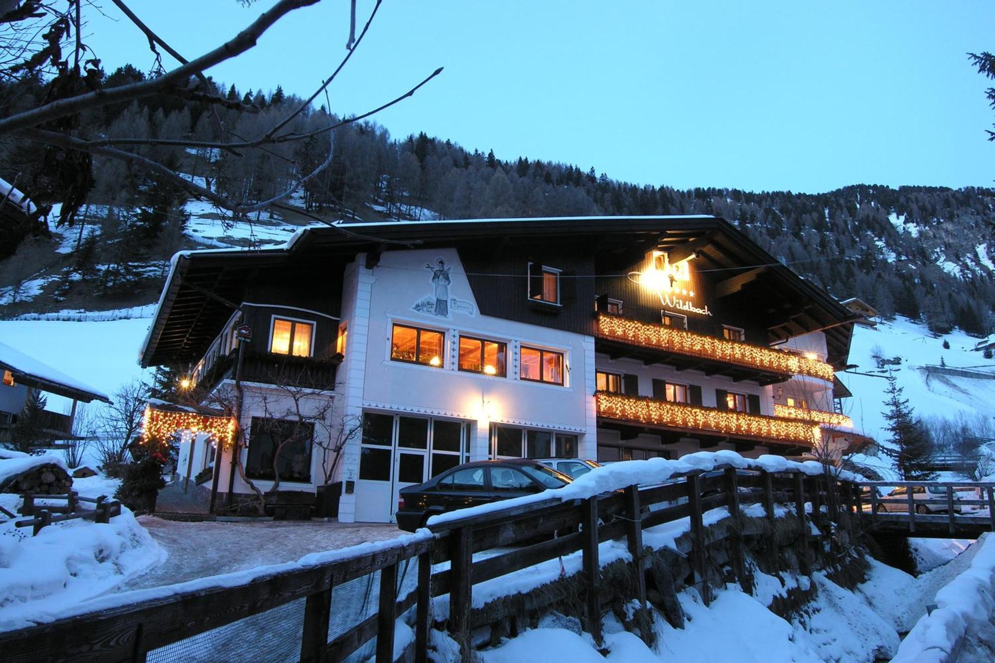 Garni Hotel And Apartments Wildbach Selva di Val Gardena Extérieur photo