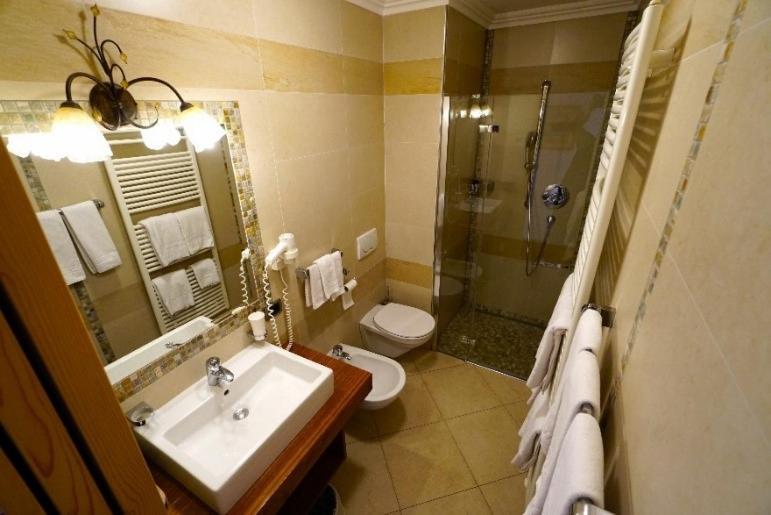 Garni Hotel And Apartments Wildbach Selva di Val Gardena Extérieur photo