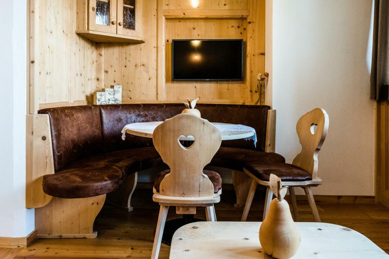 Garni Hotel And Apartments Wildbach Selva di Val Gardena Extérieur photo
