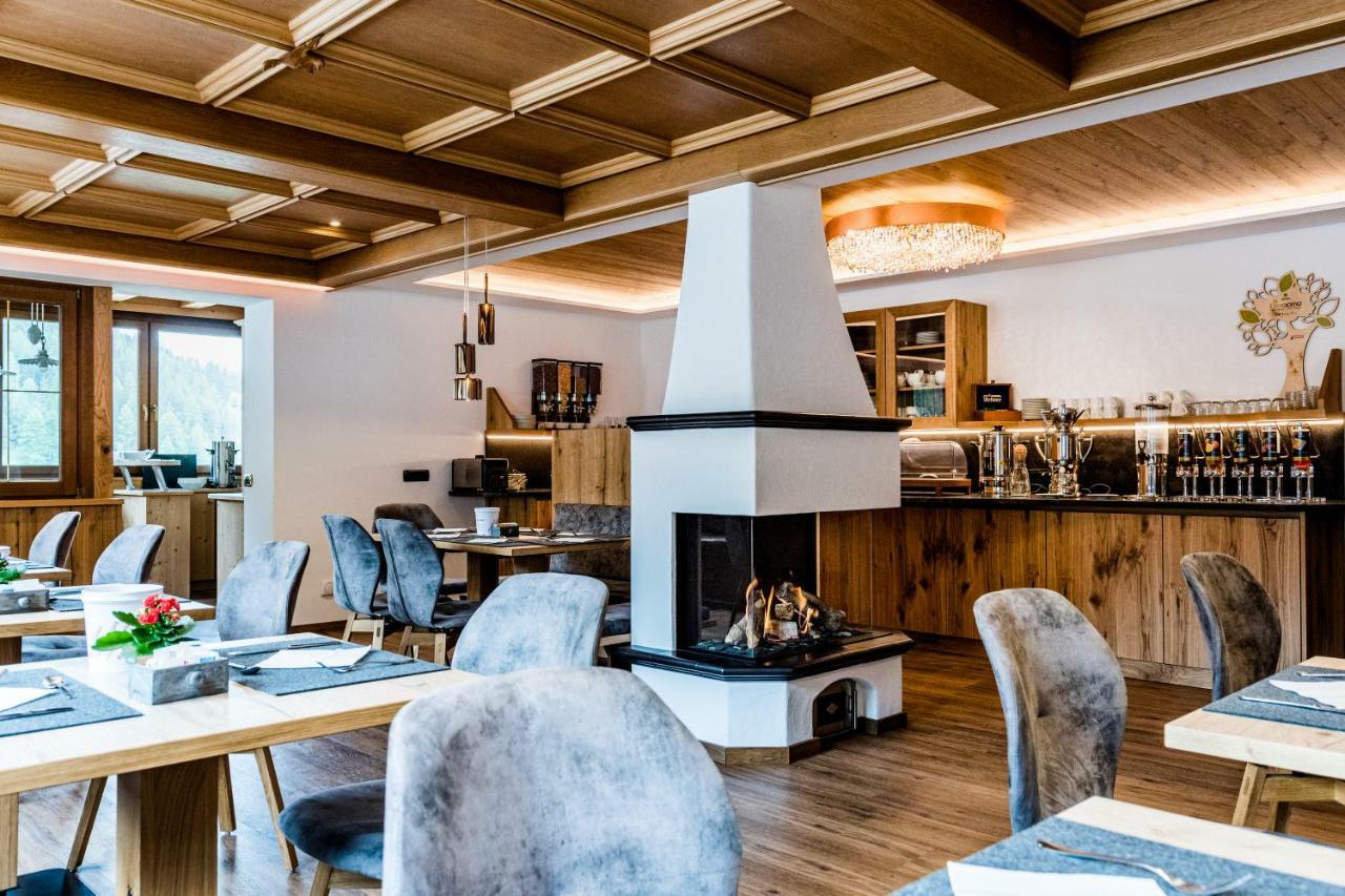 Garni Hotel And Apartments Wildbach Selva di Val Gardena Extérieur photo